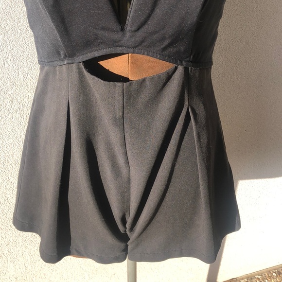 (👚3 for $20) Luvalot black cut out detail Playsuit size 12 - Picture 4 of 9